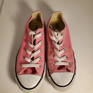 𝅺converse Girls size 1